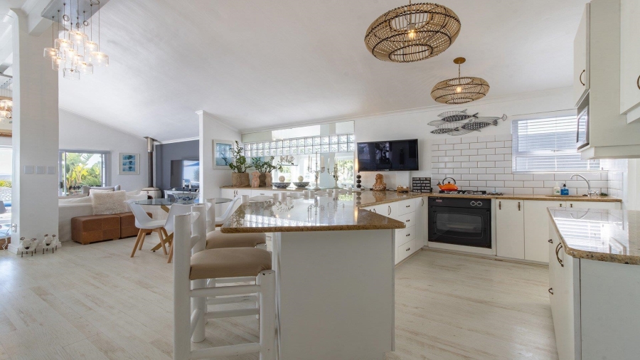 4 Bedroom Property for Sale in Grotto Bay Western Cape